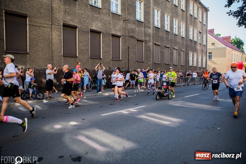Zdjęcie w galerii na portalu naszraciborz.pl: Raciborski Bieg Bez Granic - dystans 10 kilometrów FOTOREPORTAŻ wiadomości z regionu