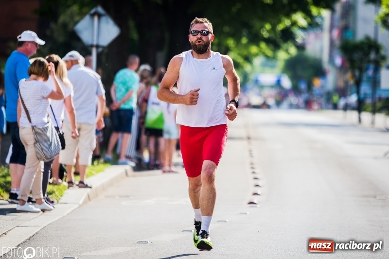 Zdjęcie w galerii na portalu naszraciborz.pl: Raciborski Bieg Bez Granic - dystans 10 kilometrów FOTOREPORTAŻ wiadomości z regionu