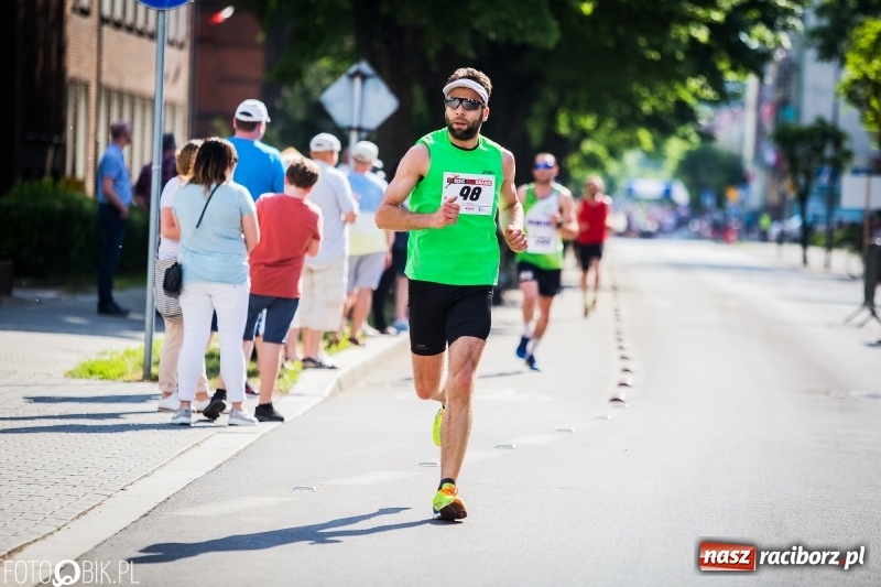 Zdjęcie w galerii na portalu naszraciborz.pl: Raciborski Bieg Bez Granic - dystans 10 kilometrów FOTOREPORTAŻ wiadomości z regionu