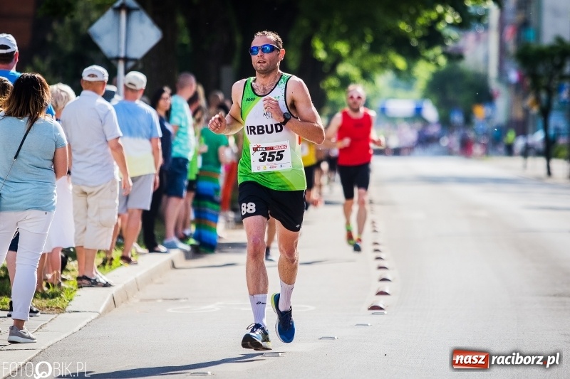 Zdjęcie w galerii na portalu naszraciborz.pl: Raciborski Bieg Bez Granic - dystans 10 kilometrów FOTOREPORTAŻ wiadomości z regionu