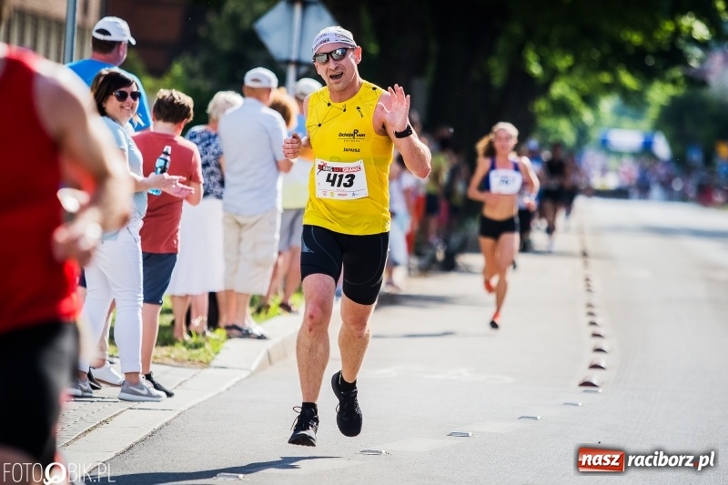 Zdjęcie w galerii na portalu naszraciborz.pl: Raciborski Bieg Bez Granic - dystans 10 kilometrów FOTOREPORTAŻ wiadomości z regionu