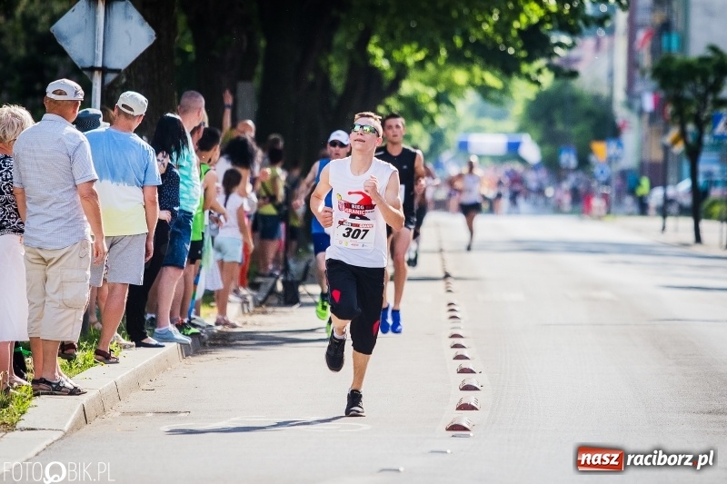 Zdjęcie w galerii na portalu naszraciborz.pl: Raciborski Bieg Bez Granic - dystans 10 kilometrów FOTOREPORTAŻ wiadomości z regionu