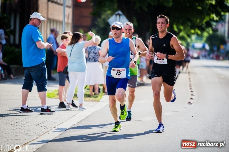 Zdjęcie w galerii na portalu naszraciborz.pl: Raciborski Bieg Bez Granic - dystans 10 kilometrów FOTOREPORTAŻ wiadomości z regionu