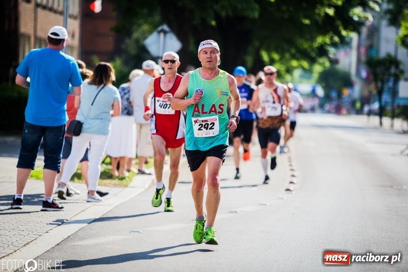 Zdjęcie w galerii na portalu naszraciborz.pl: Raciborski Bieg Bez Granic - dystans 10 kilometrów FOTOREPORTAŻ wiadomości z regionu