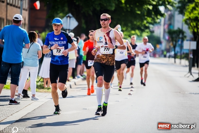 Zdjęcie w galerii na portalu naszraciborz.pl: Raciborski Bieg Bez Granic - dystans 10 kilometrów FOTOREPORTAŻ wiadomości z regionu
