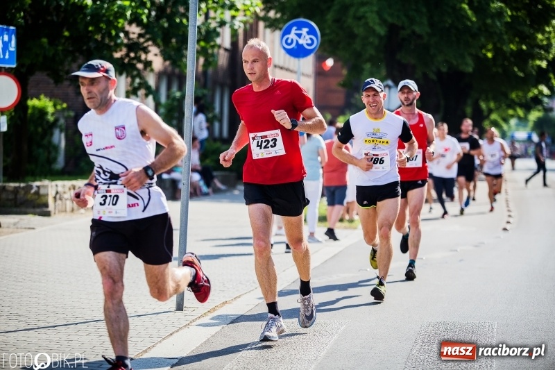 Zdjęcie w galerii na portalu naszraciborz.pl: Raciborski Bieg Bez Granic - dystans 10 kilometrów FOTOREPORTAŻ wiadomości z regionu
