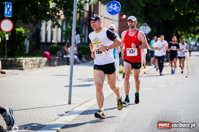 Zdjęcie w galerii na portalu naszraciborz.pl: Raciborski Bieg Bez Granic - dystans 10 kilometrów FOTOREPORTAŻ wiadomości z regionu