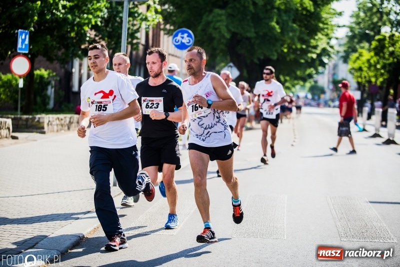 Zdjęcie w galerii na portalu naszraciborz.pl: Raciborski Bieg Bez Granic - dystans 10 kilometrów FOTOREPORTAŻ wiadomości z regionu