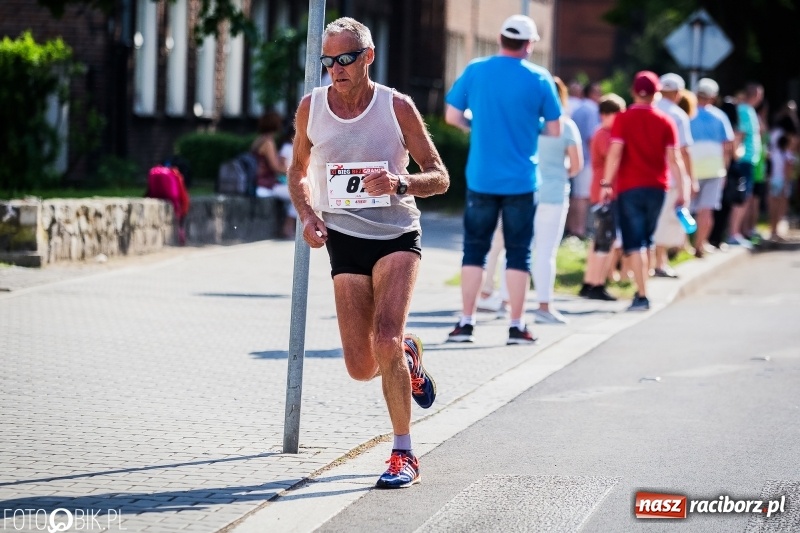 Zdjęcie w galerii na portalu naszraciborz.pl: Raciborski Bieg Bez Granic - dystans 10 kilometrów FOTOREPORTAŻ wiadomości z regionu