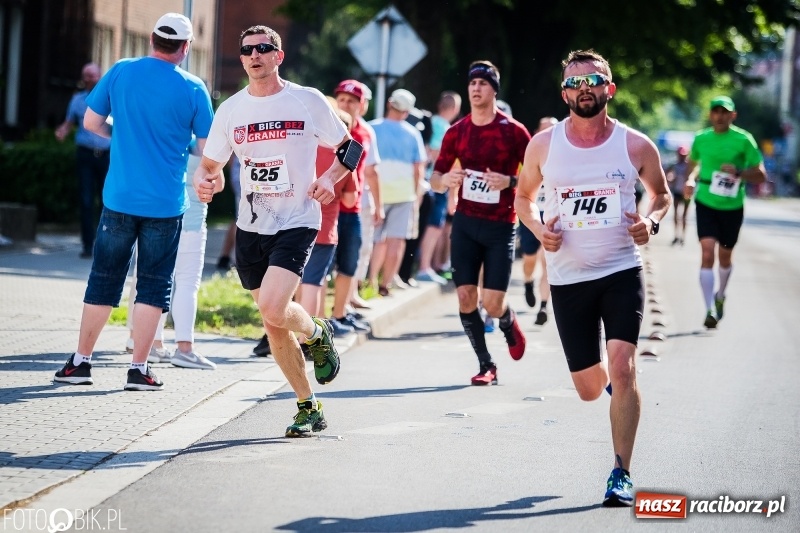 Zdjęcie w galerii na portalu naszraciborz.pl: Raciborski Bieg Bez Granic - dystans 10 kilometrów FOTOREPORTAŻ wiadomości z regionu