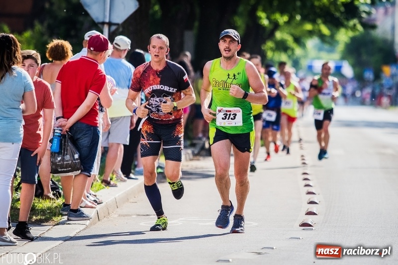 Zdjęcie w galerii na portalu naszraciborz.pl: Raciborski Bieg Bez Granic - dystans 10 kilometrów FOTOREPORTAŻ wiadomości z regionu