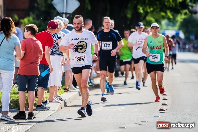 Zdjęcie w galerii na portalu naszraciborz.pl: Raciborski Bieg Bez Granic - dystans 10 kilometrów FOTOREPORTAŻ wiadomości z regionu