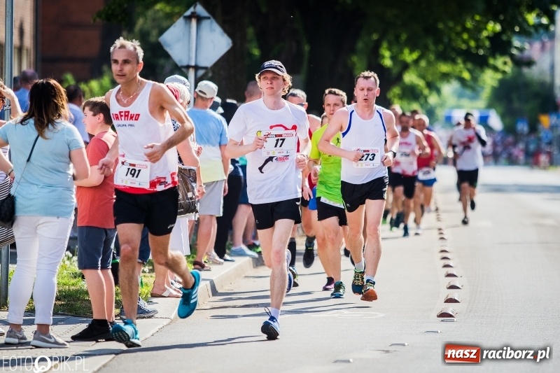Zdjęcie w galerii na portalu naszraciborz.pl: Raciborski Bieg Bez Granic - dystans 10 kilometrów FOTOREPORTAŻ wiadomości z regionu