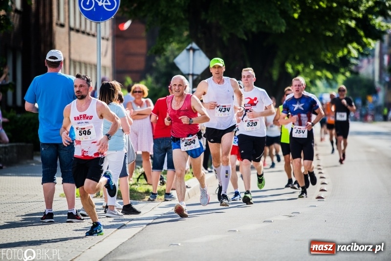 Zdjęcie w galerii na portalu naszraciborz.pl: Raciborski Bieg Bez Granic - dystans 10 kilometrów FOTOREPORTAŻ wiadomości z regionu