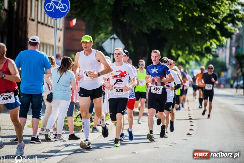 Zdjęcie w galerii na portalu naszraciborz.pl: Raciborski Bieg Bez Granic - dystans 10 kilometrów FOTOREPORTAŻ wiadomości z regionu