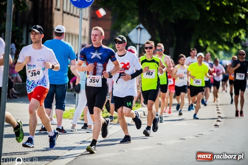 Zdjęcie w galerii na portalu naszraciborz.pl: Raciborski Bieg Bez Granic - dystans 10 kilometrów FOTOREPORTAŻ wiadomości z regionu