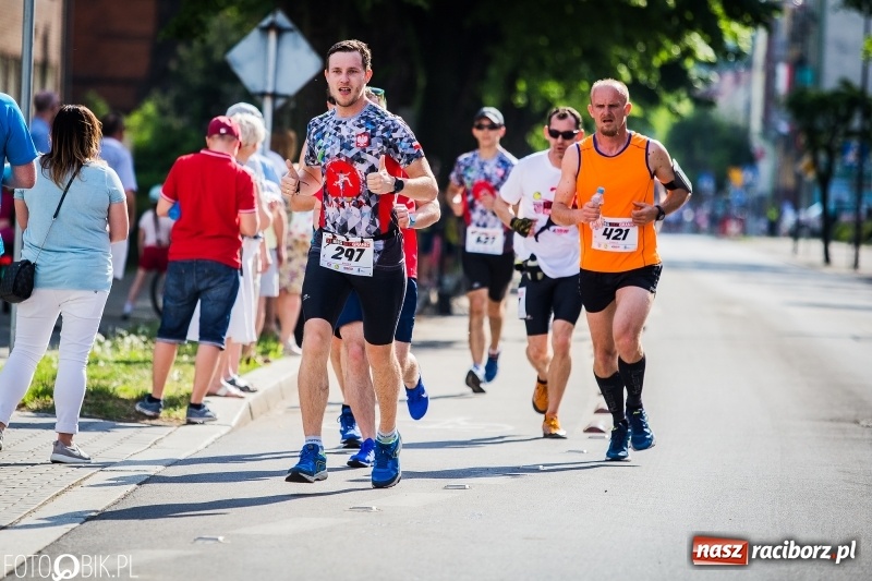 Zdjęcie w galerii na portalu naszraciborz.pl: Raciborski Bieg Bez Granic - dystans 10 kilometrów FOTOREPORTAŻ wiadomości z regionu