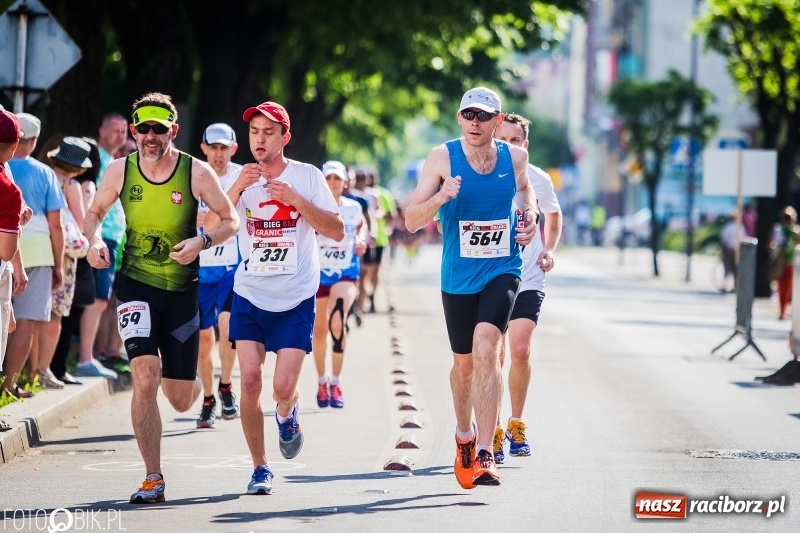 Zdjęcie w galerii na portalu naszraciborz.pl: Raciborski Bieg Bez Granic - dystans 10 kilometrów FOTOREPORTAŻ wiadomości z regionu