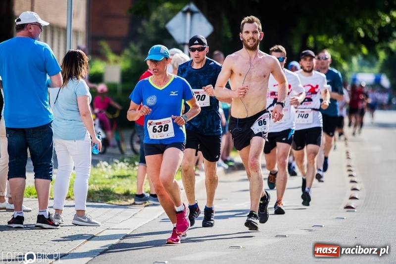 Zdjęcie w galerii na portalu naszraciborz.pl: Raciborski Bieg Bez Granic - dystans 10 kilometrów FOTOREPORTAŻ wiadomości z regionu