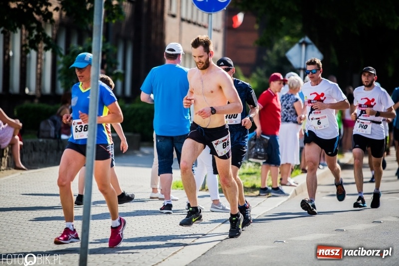 Zdjęcie w galerii na portalu naszraciborz.pl: Raciborski Bieg Bez Granic - dystans 10 kilometrów FOTOREPORTAŻ wiadomości z regionu