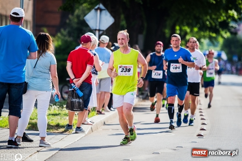 Zdjęcie w galerii na portalu naszraciborz.pl: Raciborski Bieg Bez Granic - dystans 10 kilometrów FOTOREPORTAŻ wiadomości z regionu