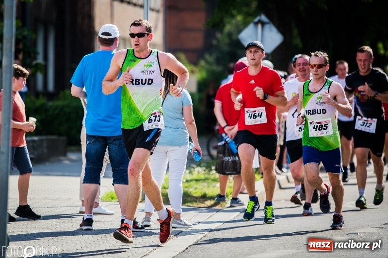 Zdjęcie w galerii na portalu naszraciborz.pl: Raciborski Bieg Bez Granic - dystans 10 kilometrów FOTOREPORTAŻ wiadomości z regionu