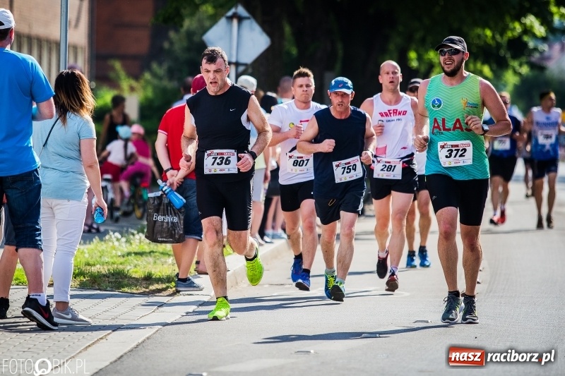 Zdjęcie w galerii na portalu naszraciborz.pl: Raciborski Bieg Bez Granic - dystans 10 kilometrów FOTOREPORTAŻ wiadomości z regionu