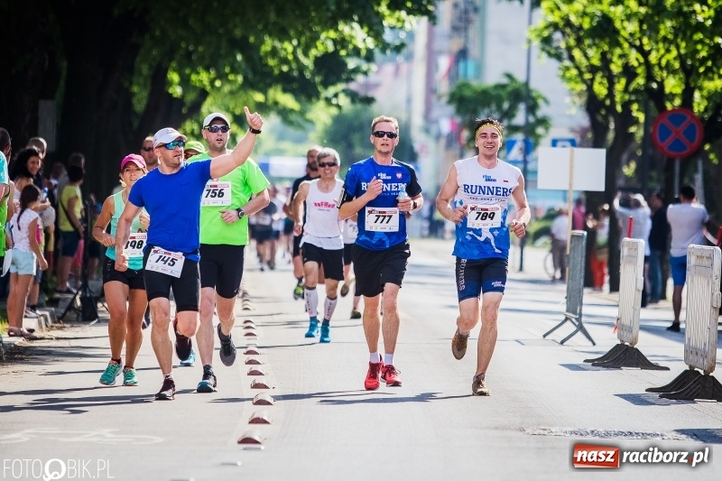Zdjęcie w galerii na portalu naszraciborz.pl: Raciborski Bieg Bez Granic - dystans 10 kilometrów FOTOREPORTAŻ wiadomości z regionu