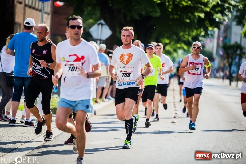Zdjęcie w galerii na portalu naszraciborz.pl: Raciborski Bieg Bez Granic - dystans 10 kilometrów FOTOREPORTAŻ wiadomości z regionu