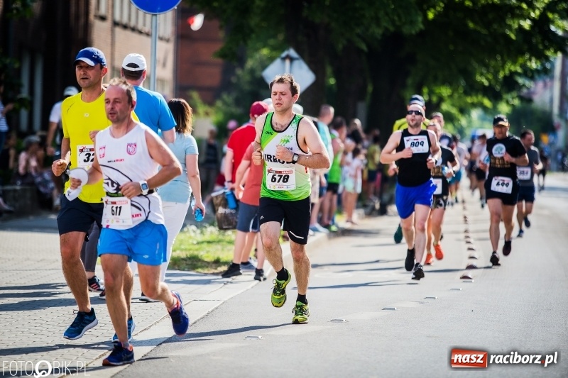 Zdjęcie w galerii na portalu naszraciborz.pl: Raciborski Bieg Bez Granic - dystans 10 kilometrów FOTOREPORTAŻ wiadomości z regionu