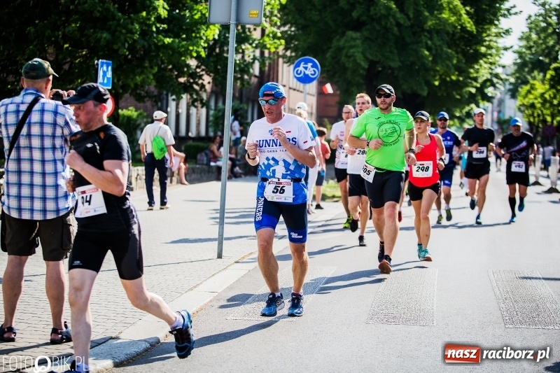 Zdjęcie w galerii na portalu naszraciborz.pl: Raciborski Bieg Bez Granic - dystans 10 kilometrów FOTOREPORTAŻ wiadomości z regionu