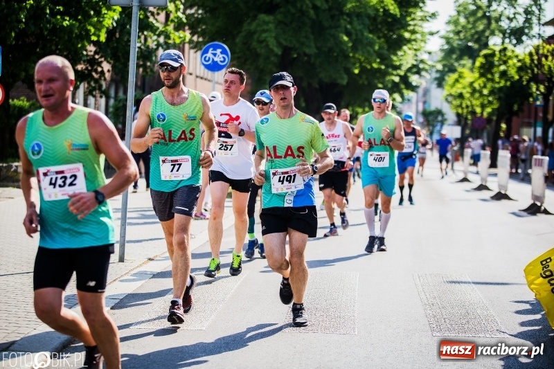 Zdjęcie w galerii na portalu naszraciborz.pl: Raciborski Bieg Bez Granic - dystans 10 kilometrów FOTOREPORTAŻ wiadomości z regionu
