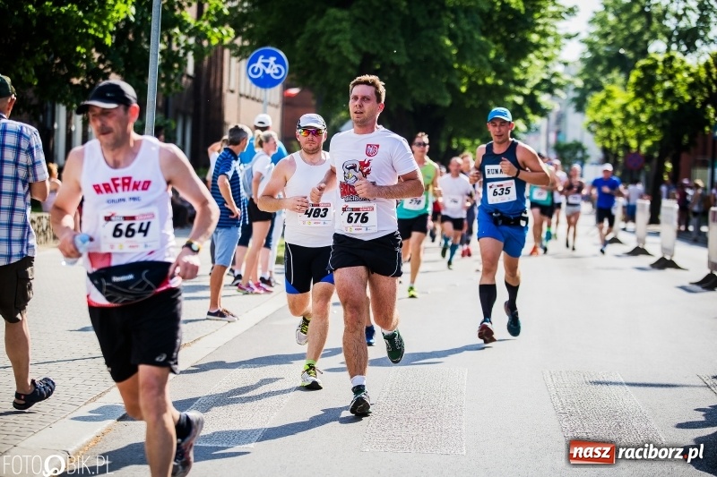 Zdjęcie w galerii na portalu naszraciborz.pl: Raciborski Bieg Bez Granic - dystans 10 kilometrów FOTOREPORTAŻ wiadomości z regionu