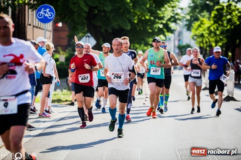 Zdjęcie w galerii na portalu naszraciborz.pl: Raciborski Bieg Bez Granic - dystans 10 kilometrów FOTOREPORTAŻ wiadomości z regionu