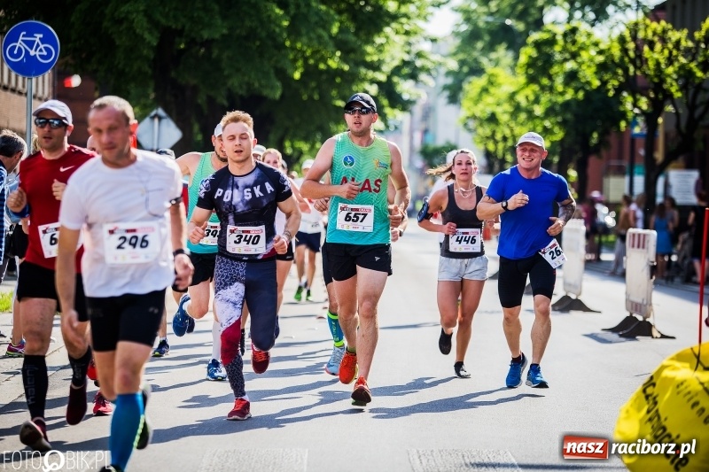 Zdjęcie w galerii na portalu naszraciborz.pl: Raciborski Bieg Bez Granic - dystans 10 kilometrów FOTOREPORTAŻ wiadomości z regionu
