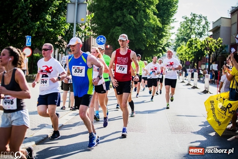 Zdjęcie w galerii na portalu naszraciborz.pl: Raciborski Bieg Bez Granic - dystans 10 kilometrów FOTOREPORTAŻ wiadomości z regionu