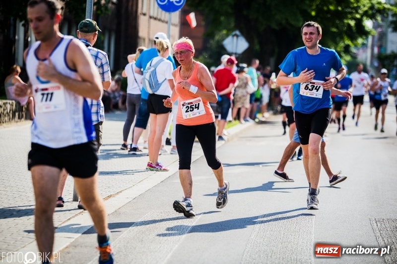 Zdjęcie w galerii na portalu naszraciborz.pl: Raciborski Bieg Bez Granic - dystans 10 kilometrów FOTOREPORTAŻ wiadomości z regionu