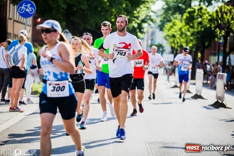 Zdjęcie w galerii na portalu naszraciborz.pl: Raciborski Bieg Bez Granic - dystans 10 kilometrów FOTOREPORTAŻ wiadomości z regionu