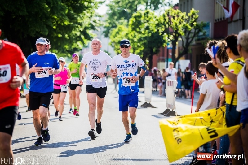 Zdjęcie w galerii na portalu naszraciborz.pl: Raciborski Bieg Bez Granic - dystans 10 kilometrów FOTOREPORTAŻ wiadomości z regionu
