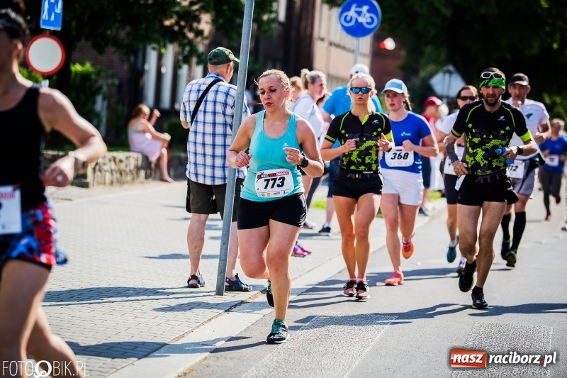 Zdjęcie w galerii na portalu naszraciborz.pl: Raciborski Bieg Bez Granic - dystans 10 kilometrów FOTOREPORTAŻ wiadomości z regionu