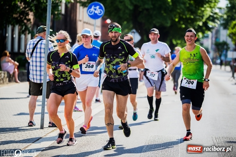 Zdjęcie w galerii na portalu naszraciborz.pl: Raciborski Bieg Bez Granic - dystans 10 kilometrów FOTOREPORTAŻ wiadomości z regionu