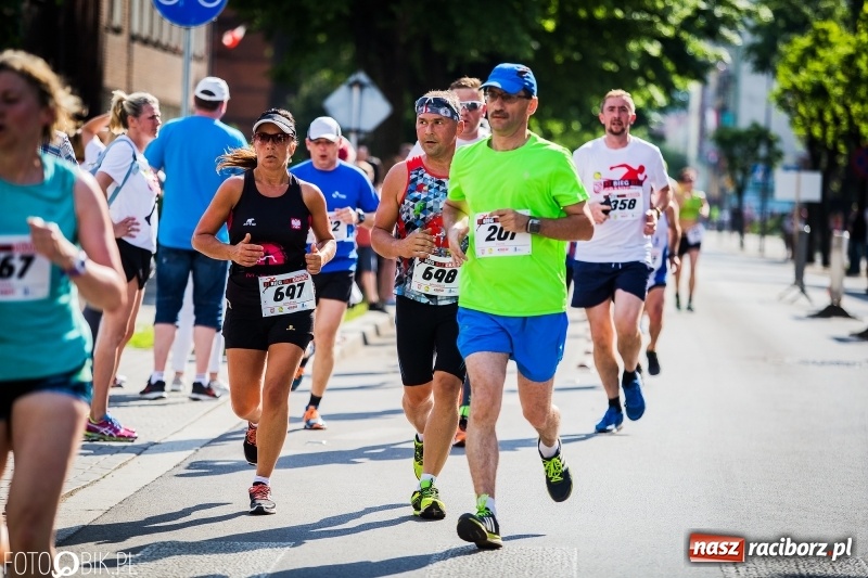 Zdjęcie w galerii na portalu naszraciborz.pl: Raciborski Bieg Bez Granic - dystans 10 kilometrów FOTOREPORTAŻ wiadomości z regionu