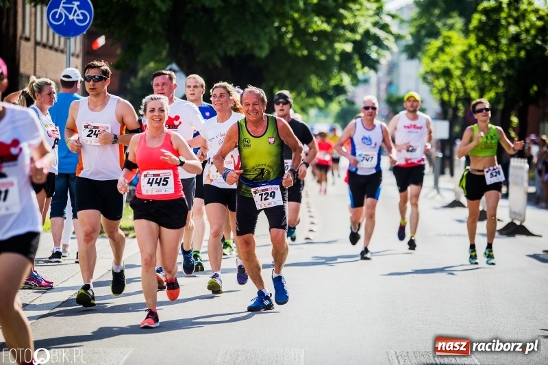 Zdjęcie w galerii na portalu naszraciborz.pl: Raciborski Bieg Bez Granic - dystans 10 kilometrów FOTOREPORTAŻ wiadomości z regionu