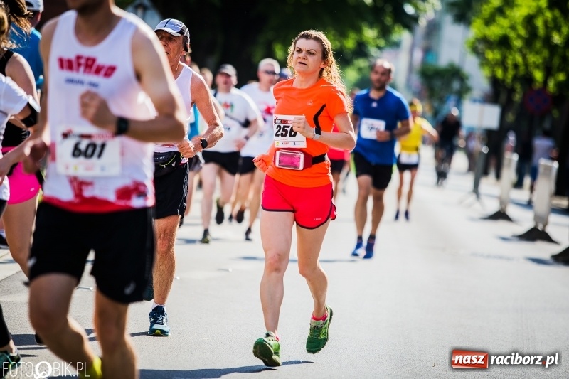 Zdjęcie w galerii na portalu naszraciborz.pl: Raciborski Bieg Bez Granic - dystans 10 kilometrów FOTOREPORTAŻ wiadomości z regionu