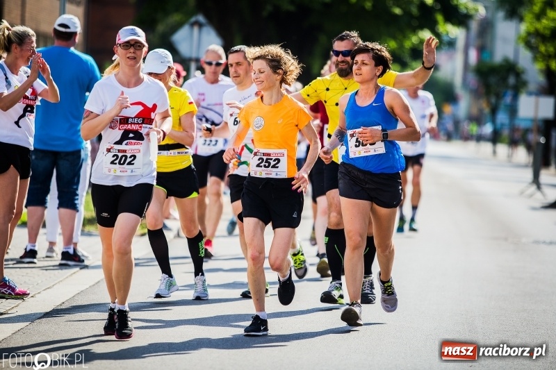 Zdjęcie w galerii na portalu naszraciborz.pl: Raciborski Bieg Bez Granic - dystans 10 kilometrów FOTOREPORTAŻ wiadomości z regionu