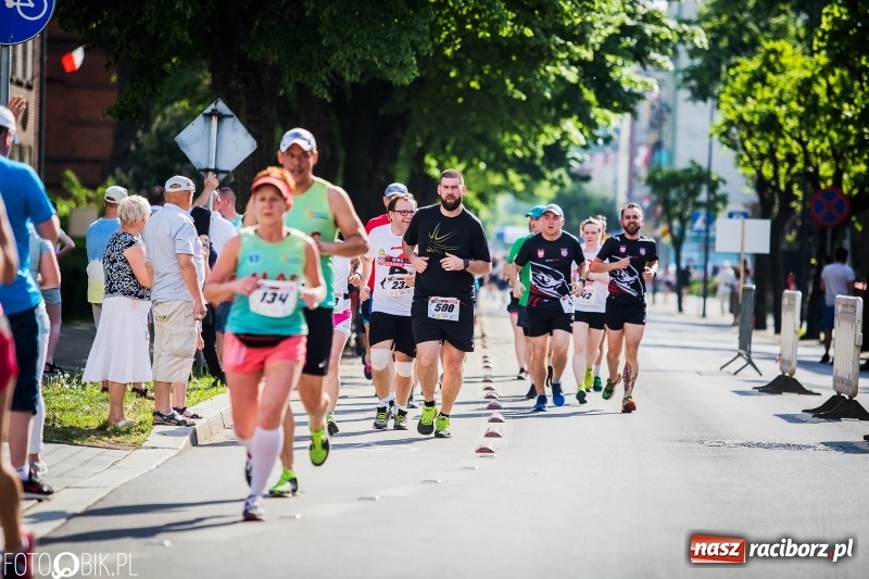 Zdjęcie w galerii na portalu naszraciborz.pl: Raciborski Bieg Bez Granic - dystans 10 kilometrów FOTOREPORTAŻ wiadomości z regionu