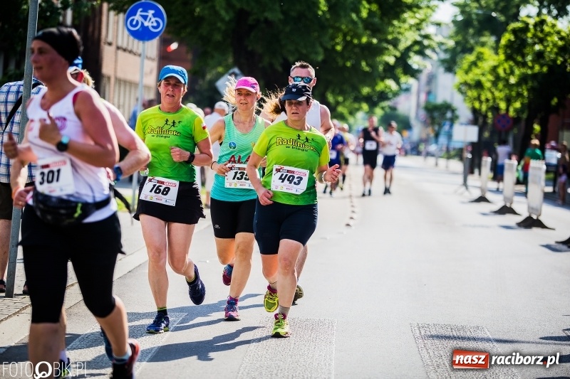 Zdjęcie w galerii na portalu naszraciborz.pl: Raciborski Bieg Bez Granic - dystans 10 kilometrów FOTOREPORTAŻ wiadomości z regionu