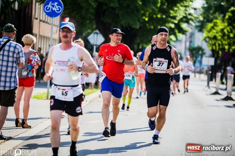 Zdjęcie w galerii na portalu naszraciborz.pl: Raciborski Bieg Bez Granic - dystans 10 kilometrów FOTOREPORTAŻ wiadomości z regionu