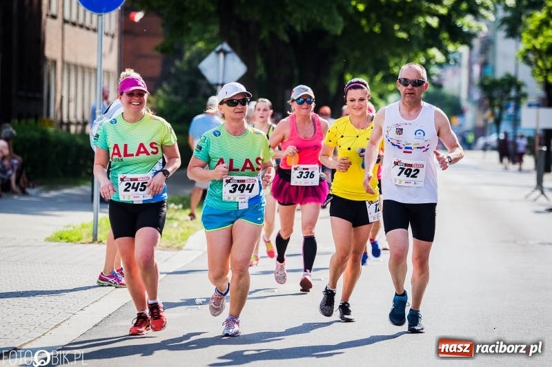 Zdjęcie w galerii na portalu naszraciborz.pl: Raciborski Bieg Bez Granic - dystans 10 kilometrów FOTOREPORTAŻ wiadomości z regionu
