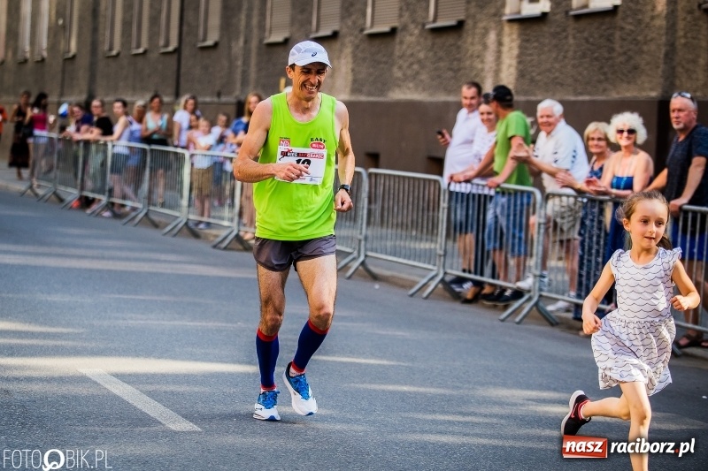 Zdjęcie w galerii na portalu naszraciborz.pl: Raciborski Bieg Bez Granic - dystans 10 kilometrów FOTOREPORTAŻ wiadomości z regionu